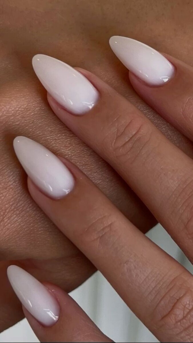 blanc laiteux ongles