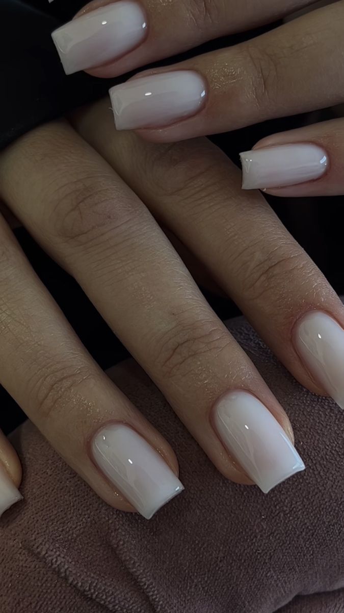 blanc laiteux ongles