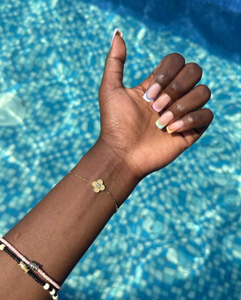 Manucure été vibrant chic