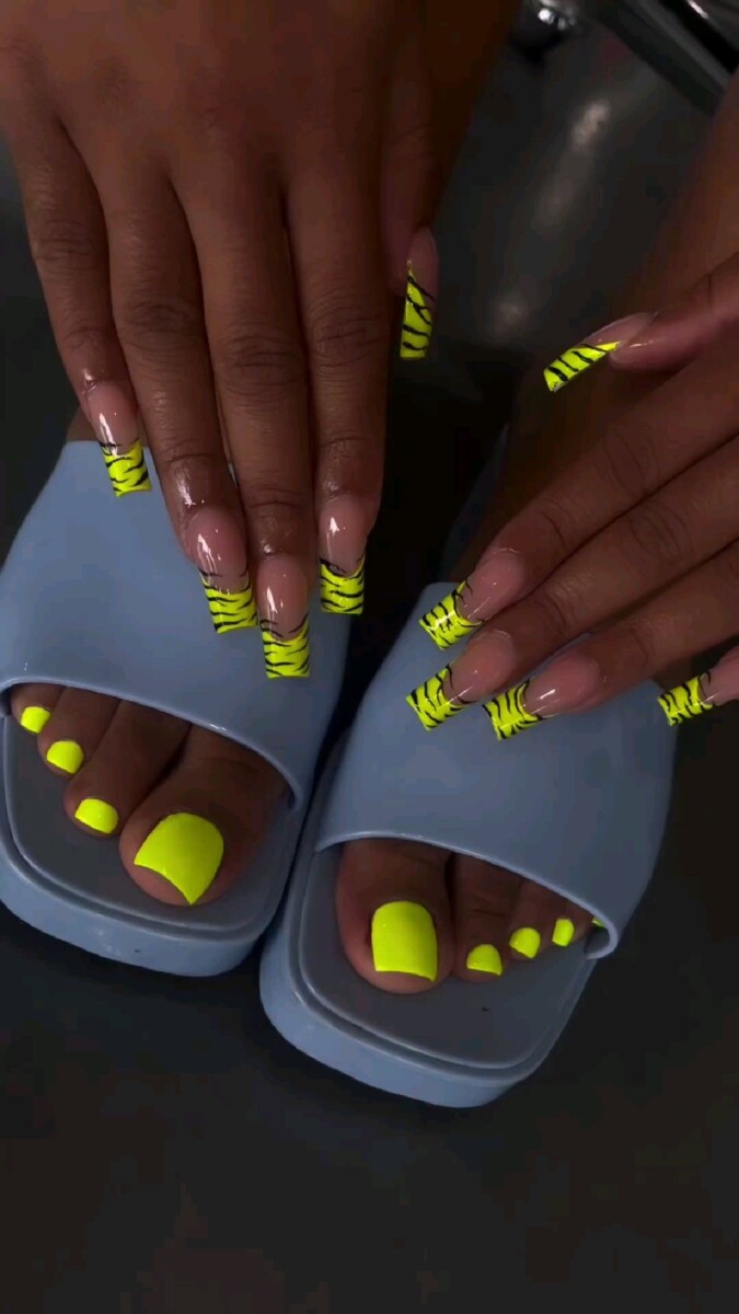 Ongles fluo été jaune