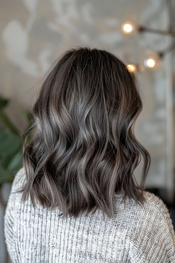 balayage gris sur brune