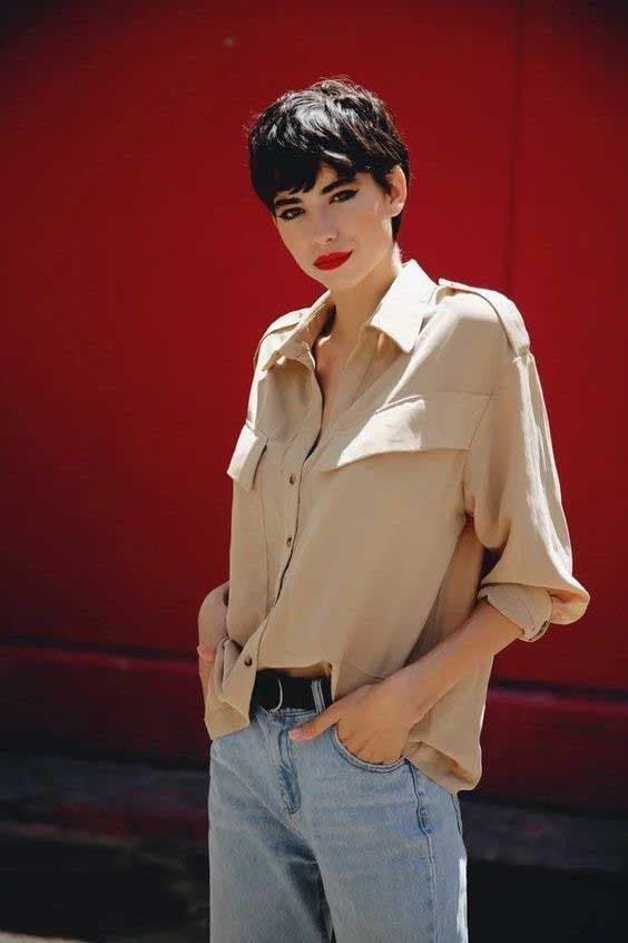 Pixie cut femme moderne