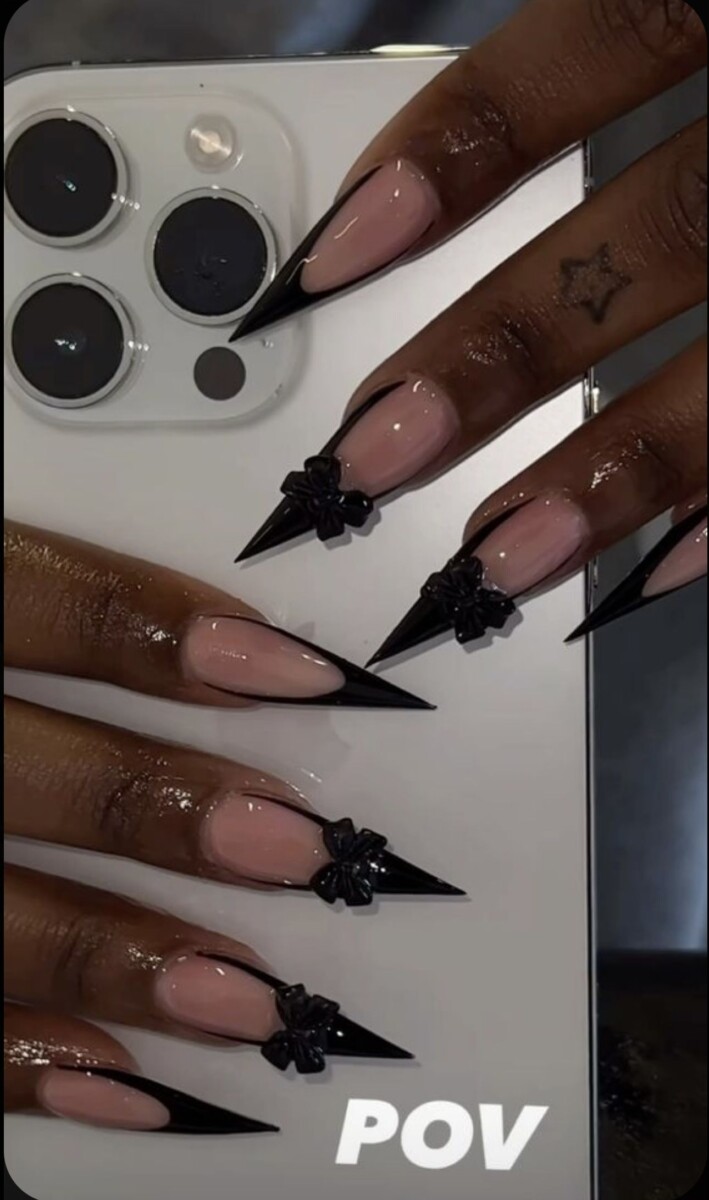 manucure noir mate