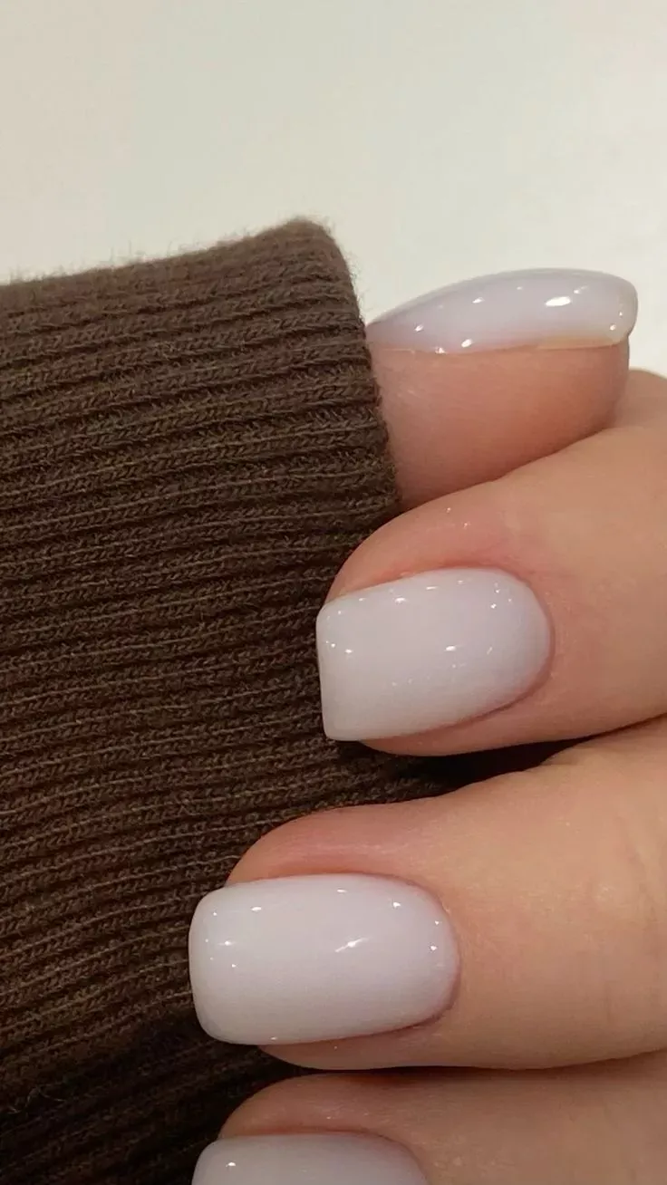 ongles blanc laiteux