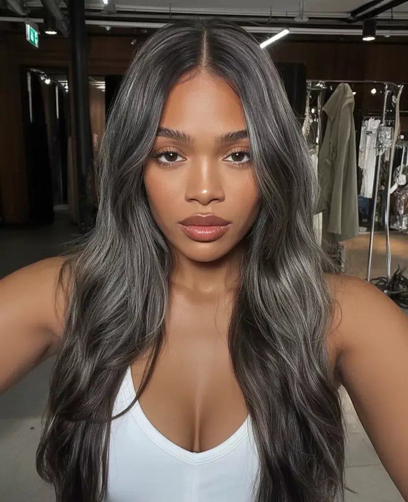 Balayage gris sur brune