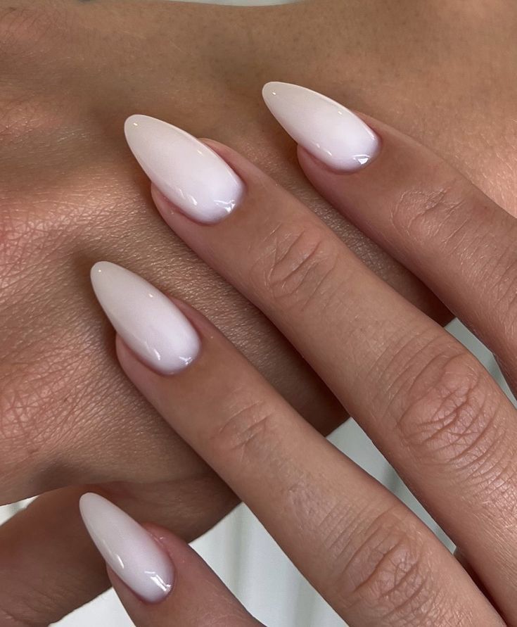 Ongles blanc laiteux Milky nails