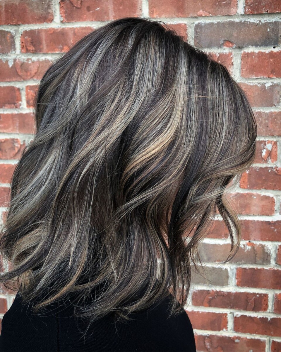 balayage gris sur brune
