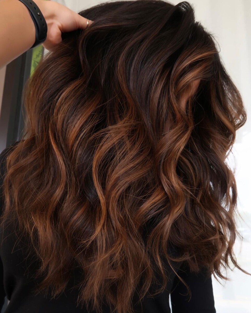 Balayage caramel sur brune