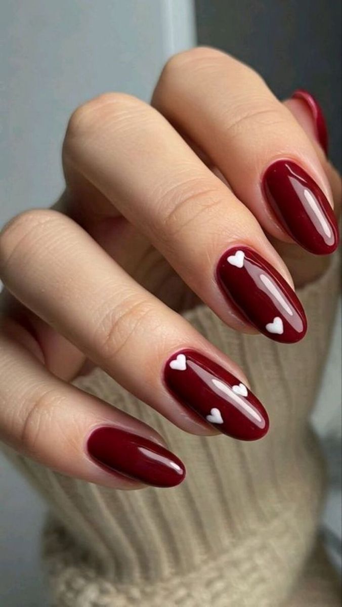 Ongles Saint-Valentin cœurs