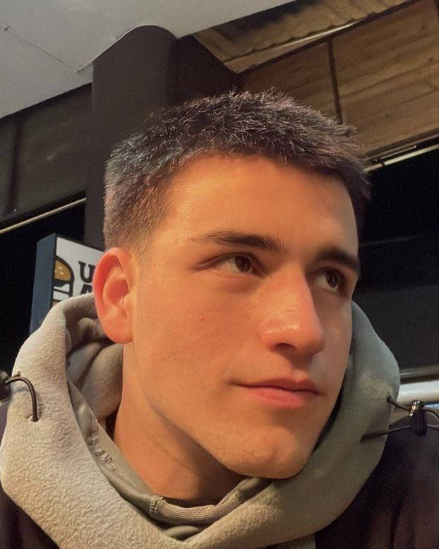 Buzz cut homme minimaliste