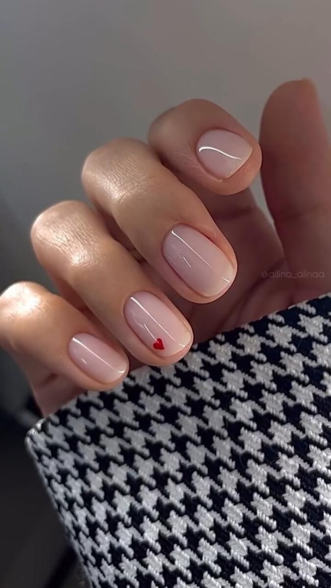 Ongles Saint-Valentin discrets
