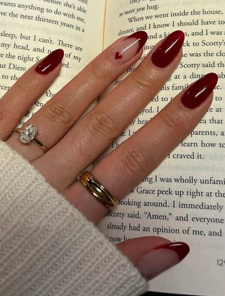 Nail art cœur Saint-Valentin