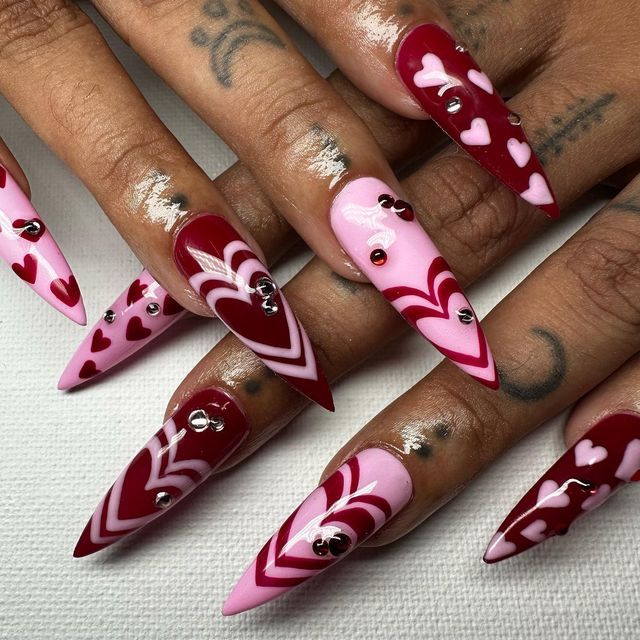 Ongles Saint-Valentin cœurs