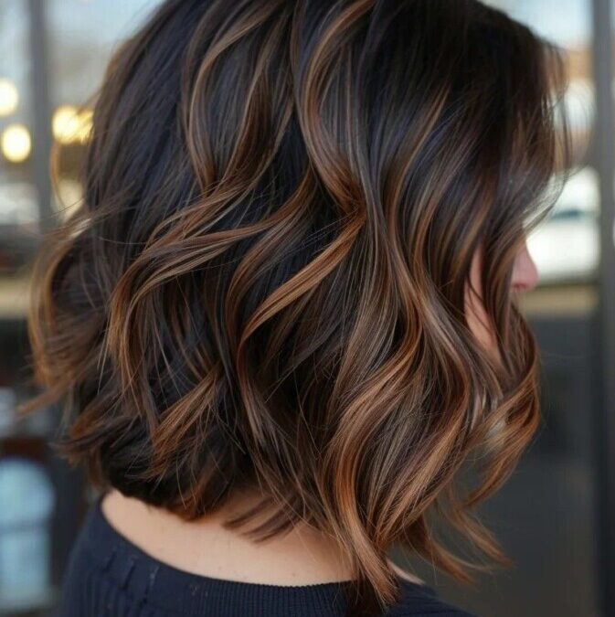 Profondeur et brillance : l’éclat d’un carré balayage brune