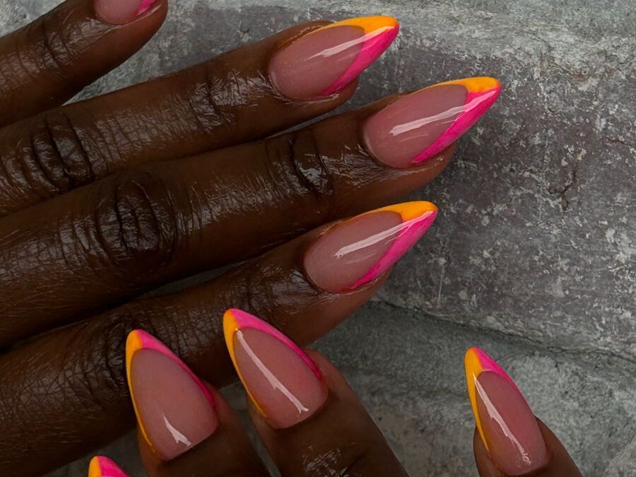 Couleurs et joie : réinventer la french manucure en couleur