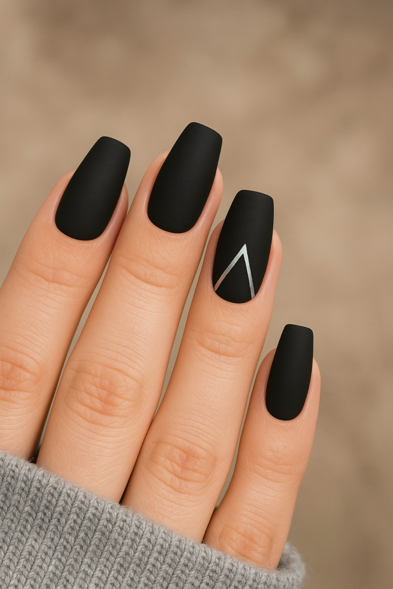 manucure noire mat
