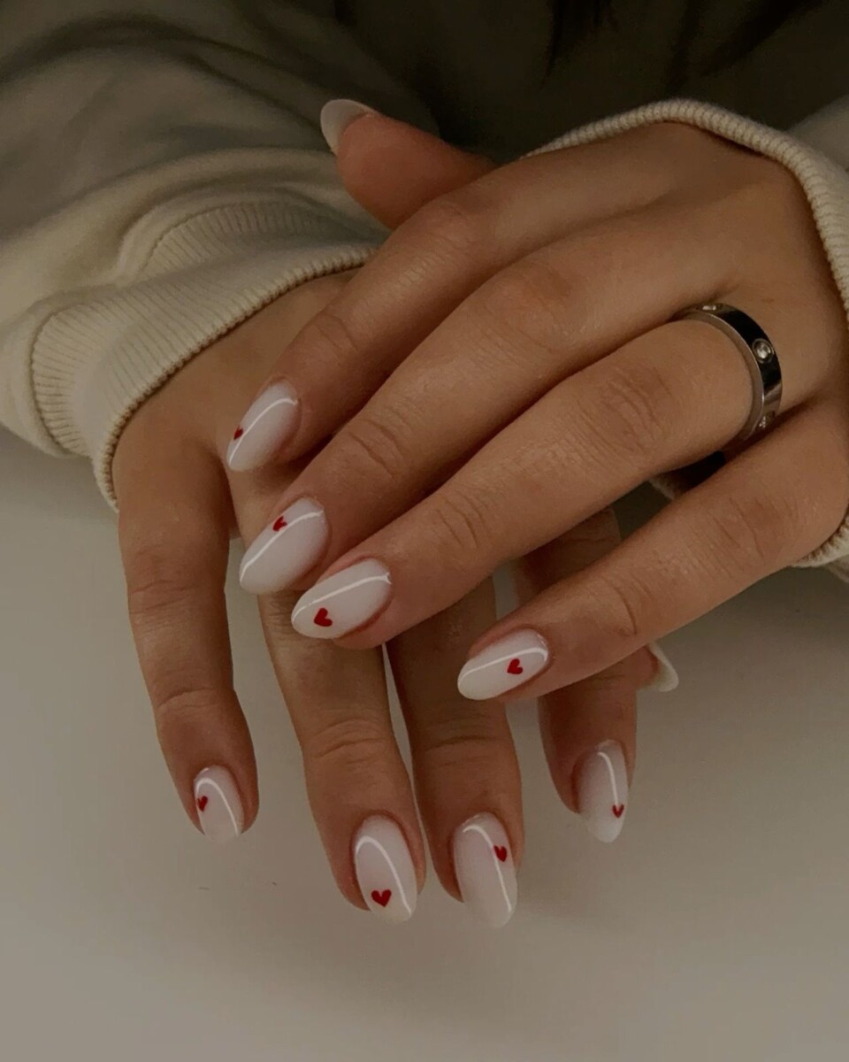 Ongles Saint-Valentin cœurs