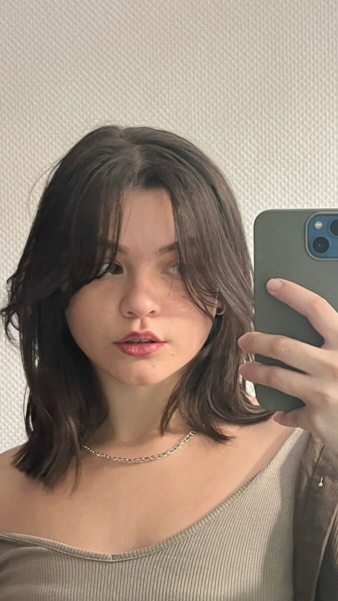 Frange rideau cheveux courts style