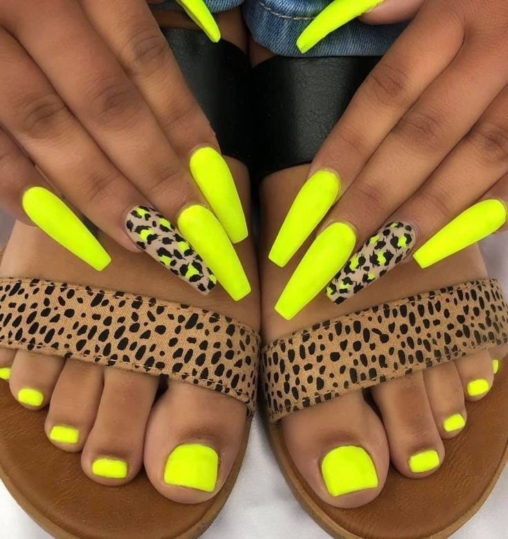 ongle fluo été