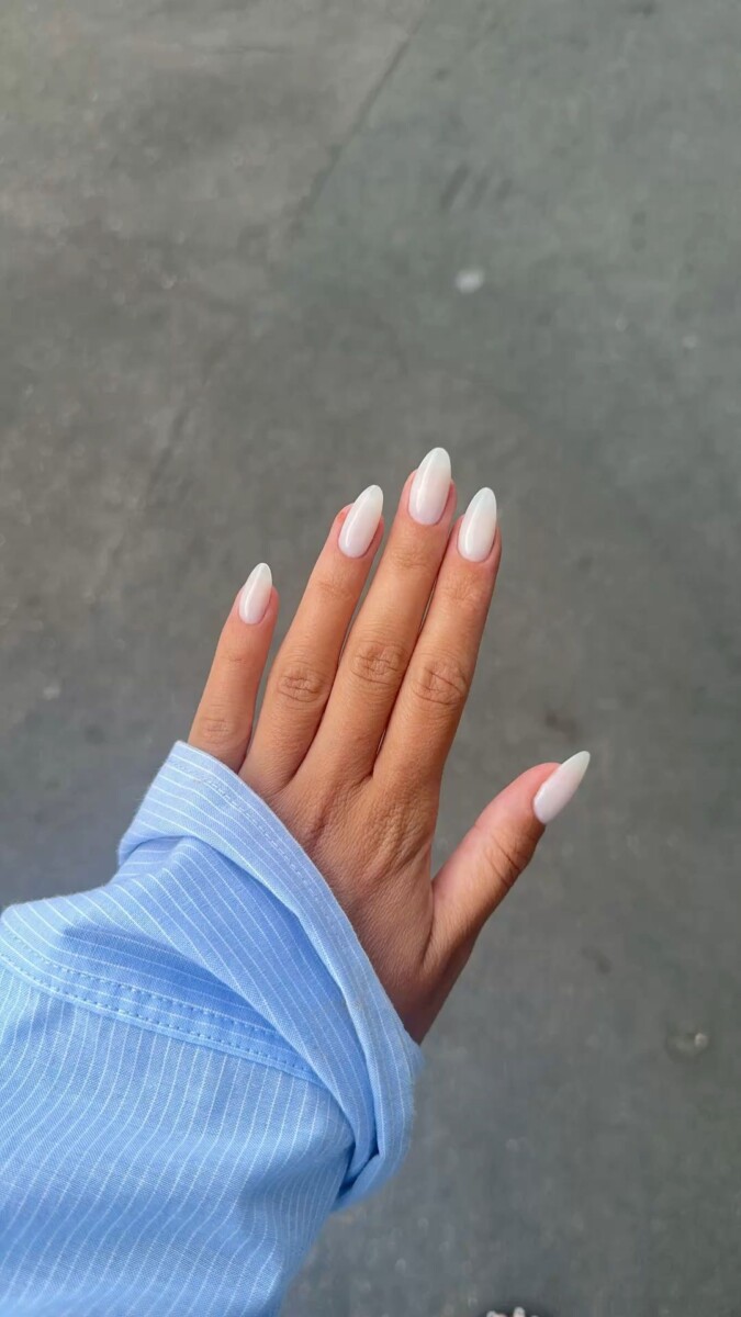 ongles blanc laiteux