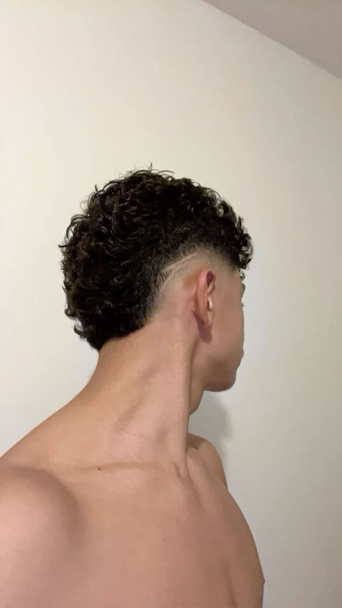 Coiffure dégradé espagnol homme