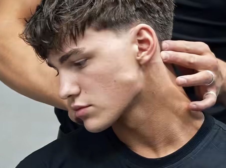 Mouvement naturel : réussir son degrade avec frange
