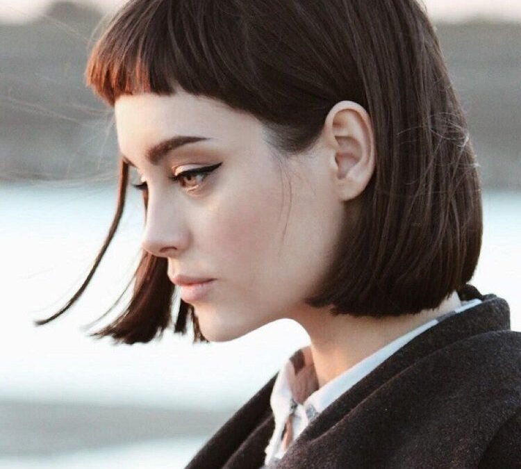 Le charme à la française : ma coupe carré et frange préférée
