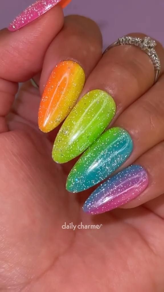 Ongles fluo été vibrants