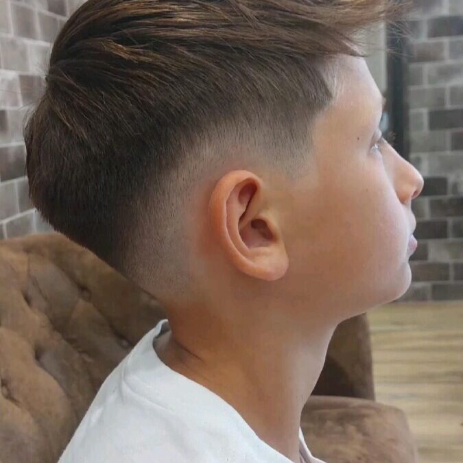 Style et enfance : la coupe casquette garçon revisitée