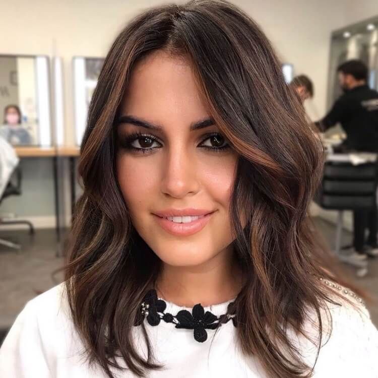 carré balayage brune