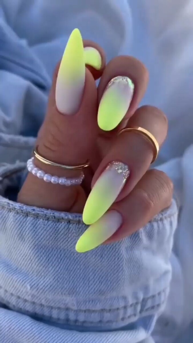 ongle fluo été
